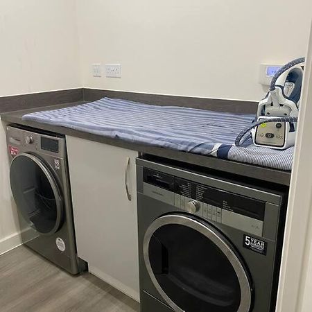 4-Room Detached Furnished Home With Parking 莱切斯特 外观 照片