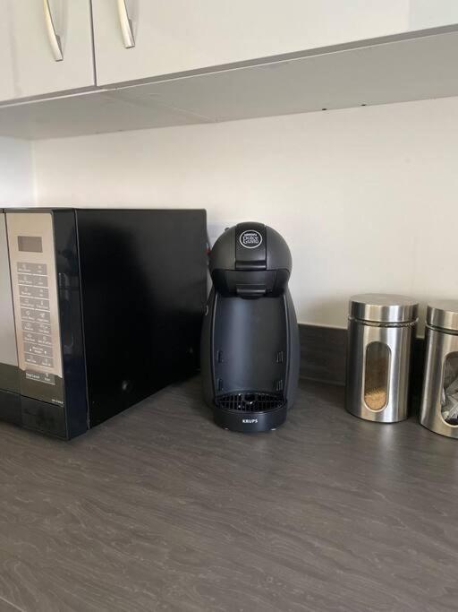 4-Room Detached Furnished Home With Parking 莱切斯特 外观 照片