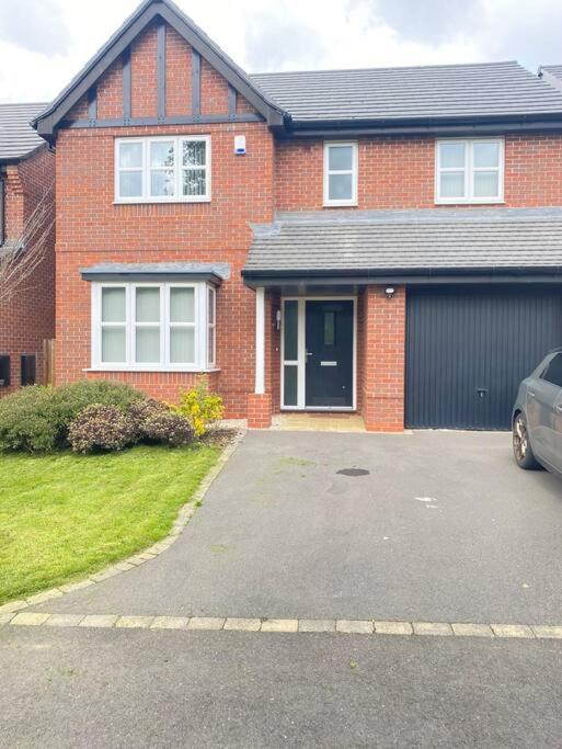 4-Room Detached Furnished Home With Parking 莱切斯特 外观 照片